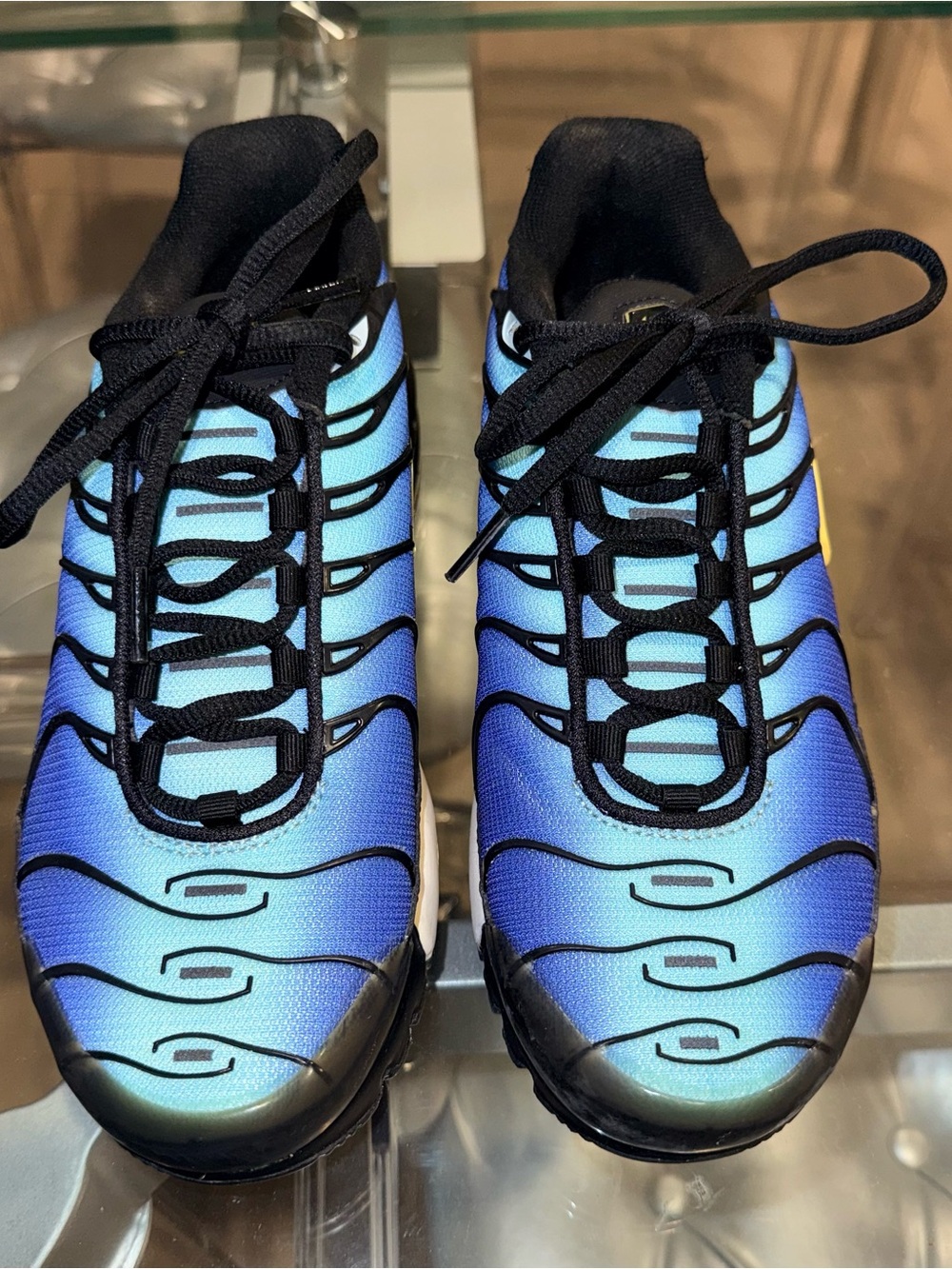Nike Men's Blue Gradient Sneakers with Black Accents